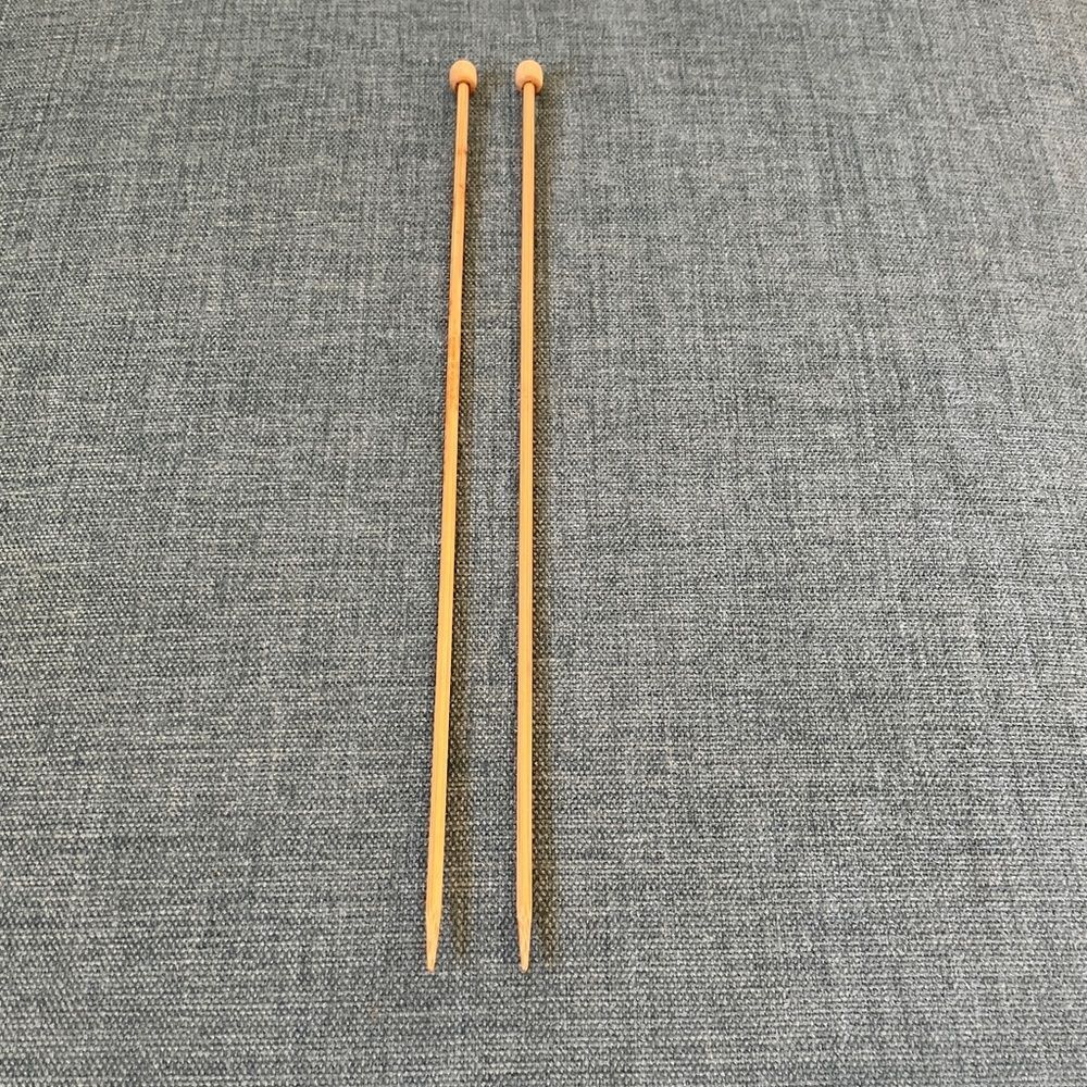 Clover Knitting Needles, Size 4